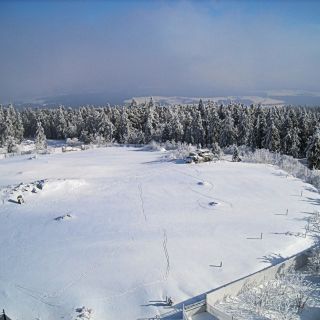 Winteraufnahme Gipfelbereich - Schneeberg in der ErlebnisRegion Fichtelgebirge